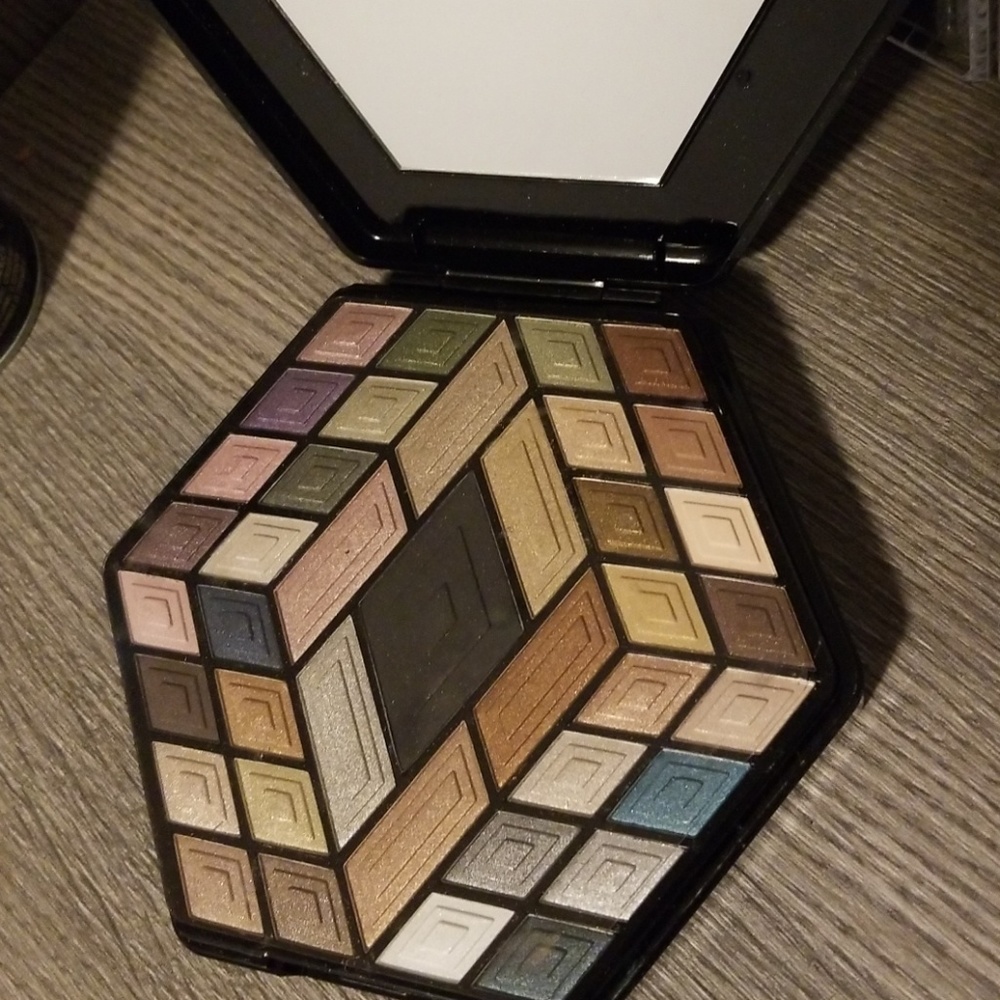 Jade eyeshadow palette